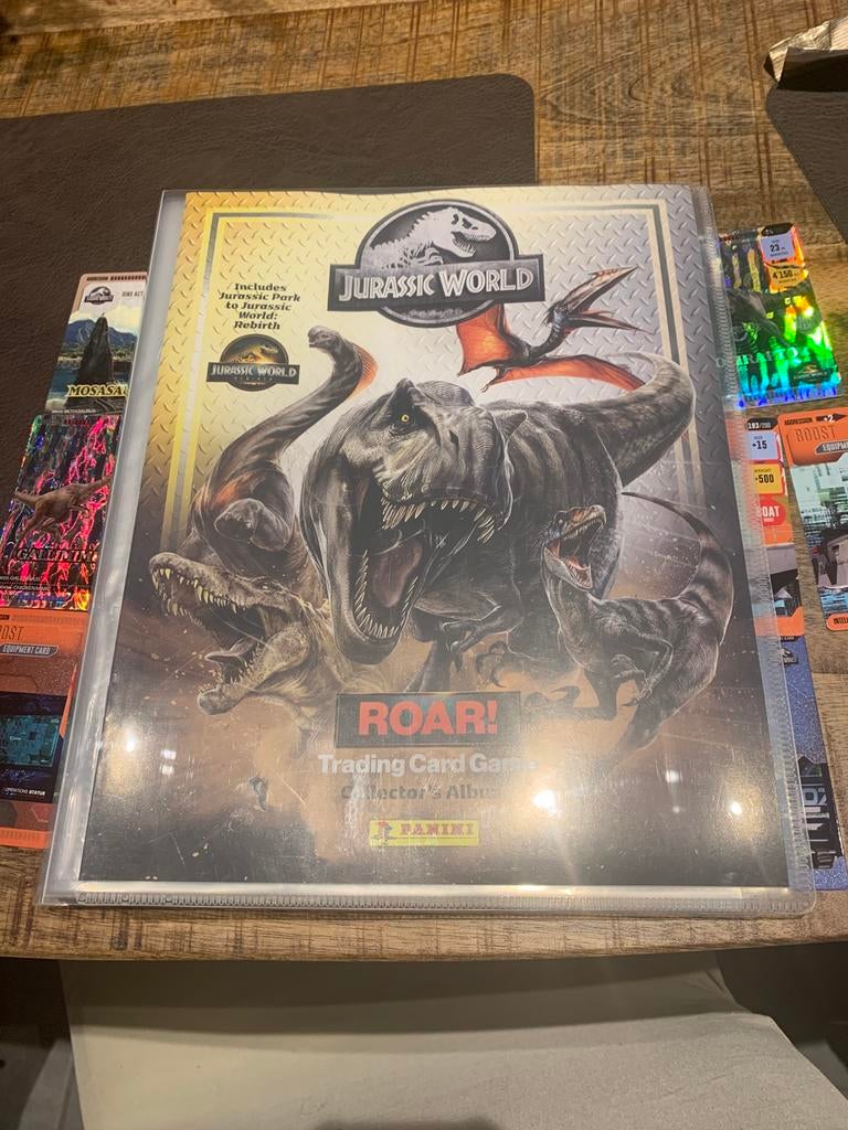 Jurassic world roar! Trading card game panini, Hobby en Vrije tijd, Verzamelkaartspellen | Overige, Zo goed als nieuw, Ophalen