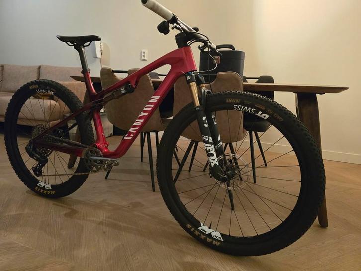 Prachtige Canyon Lux World Cup CF8 AXS Maat, L 9-2024!, Fietsen en Brommers, Fietsen | Mountainbikes en ATB, Zo goed als nieuw