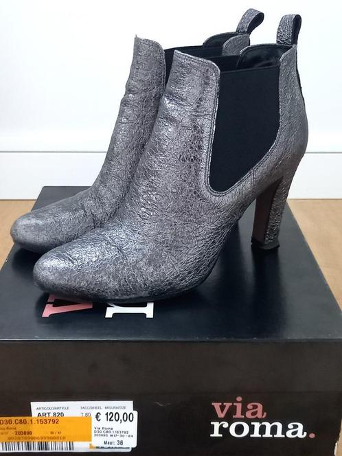 TRENDY ZILVEREN BOTJES – MAAT 38 (38€ ipv 120€), Kleding | Dames, Schoenen, Gedragen, Lage of Enkellaarzen, Ophalen of Verzenden