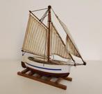 Zeilschip /zeilboot modelletje - boot op houten voet, Enlèvement ou Envoi