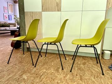 3 Vitra Eames DSX Mostergeel 