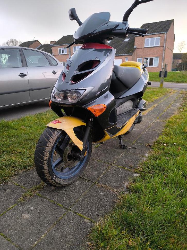 Aprilia SR 50, Fietsen en Brommers, Scooters | Aprilia, Gebruikt, SR 50, Klasse B (45 km/u), Ophalen