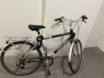 Fiets te koop beschikbaar voor biedingen