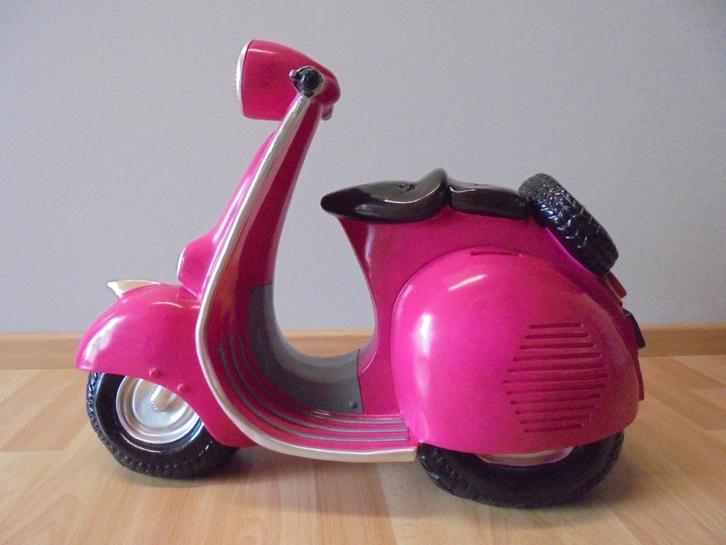 Scooter Vintage Groot model spaarpot D line reeks Kinderen, Verzamelen, Spaarpotten, Zo goed als nieuw, Vervoermiddel, Kunststof