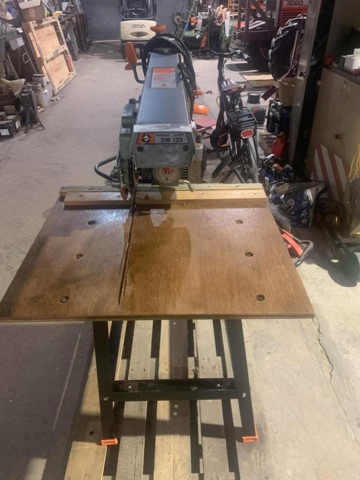 scie à tronçonner Dewalt, Articles professionnels, Machines & Construction | Travail du bois, Enlèvement