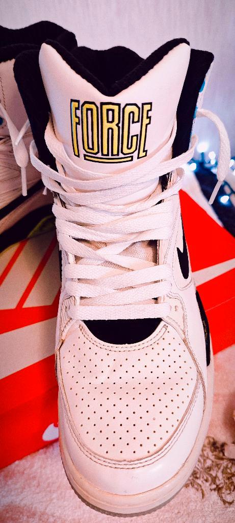 Nike Air Command Force originale 1991, Vêtements | Hommes, Chaussures, Porté, Baskets, Blanc, Enlèvement