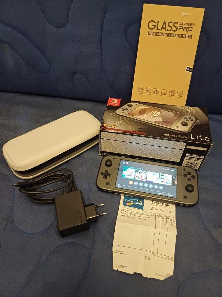 Nintendo Switch Lite Pokémon Dialga & Palkia, Consoles de jeu & Jeux vidéo, Consoles de jeu | Nintendo Switch Lite, Comme neuf