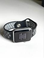 Apple Watch Series 3 Nike edition, Bijoux, Sacs & Beauté, Montres connectées, Comme neuf, Enlèvement ou Envoi