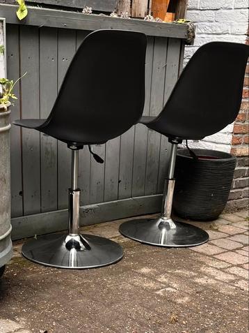 Barkrukken beschikbaar voor biedingen