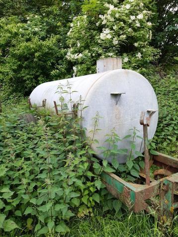 waterton 3000 L voor tractor beschikbaar voor biedingen