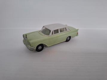 Vintage 1962 plastic SIKU V191 Mercedes 300SE beschikbaar voor biedingen