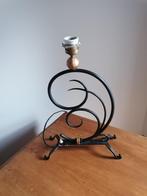 Superbe pied de lampe en fer forgé artisanal, Maison & Meubles, Lampes | Lampes de table, Comme neuf, Vintage, Moins de 50 cm