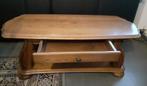 Eikenhouten salontafel met lade en gegraveerde poten,Waregem, Huis en Inrichting, Ophalen, Gebruikt
