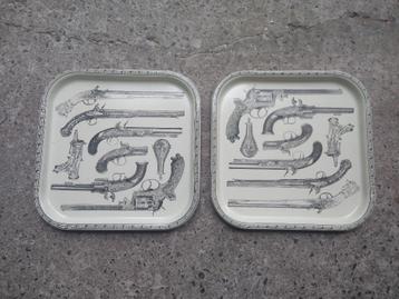 Fornasetti gun trays beschikbaar voor biedingen
