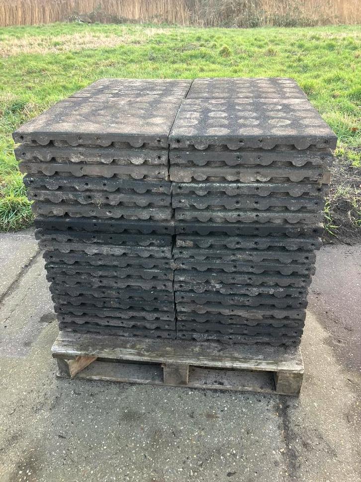 68 vochtdoorlatende rubberen matten 50x50x4,5cm, Dieren en Toebehoren, Stalling en Weidegang