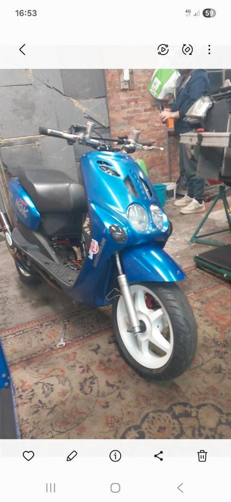 Yamaha 100cc op motorplaat, Fietsen en Brommers, Scooters | Yamaha, Benzine, Ophalen