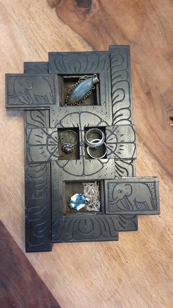 puzzelkistje-geheime opbergdoos-handsnijwerk hout, Antiek en Kunst, Curiosa en Brocante, Ophalen of Verzenden