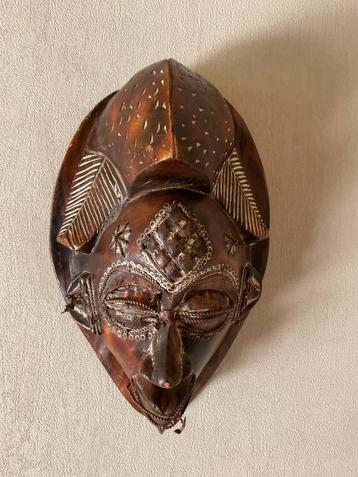 Afrikaans tribaal masker, Enlèvement