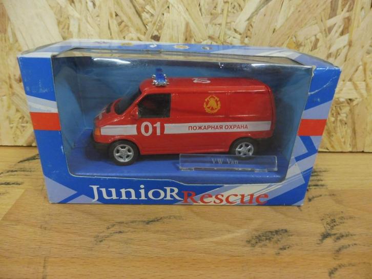 1:43 Cararama Rescue VW Volkswagen T4 Russische brandweer, Hobby en Vrije tijd, Modelauto's | 1:43, Zo goed als nieuw, Auto, Ophalen of Verzenden