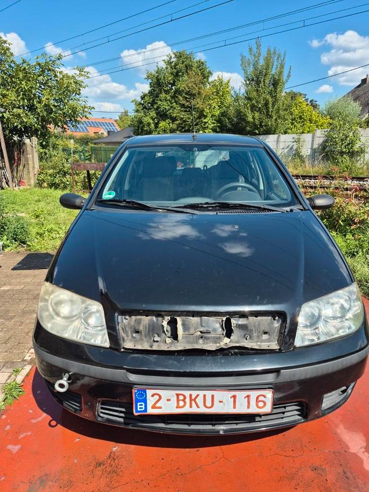 Fiat punto 1.2l essence+gaz 130 000km démarre pas, Autos, Fiat, Particulier, Punto, ABS, Airbags, Alarme, Feux de virage, Verrouillage central