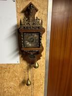Horloge WUBA murale bois et laiton, Antiquités & Art, Antiquités | Horloges, Enlèvement