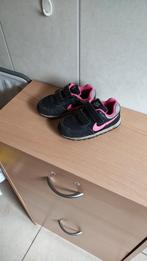 Nike schoenen maat 25, Gebruikt, Meisje, Sportschoenen, Ophalen of Verzenden