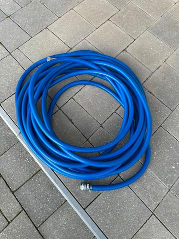 Waterdarm voor warm water met snelkoppeling beschikbaar voor biedingen