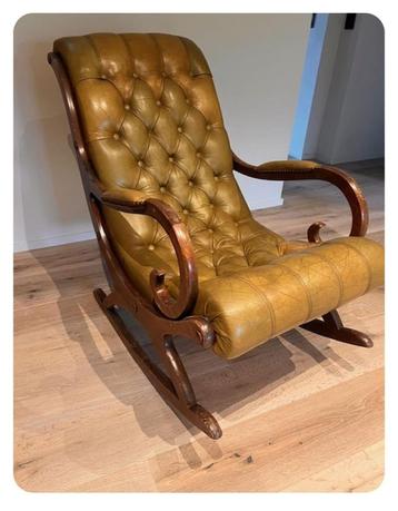 2 fauteuils rocking chair Chestrefield beschikbaar voor biedingen