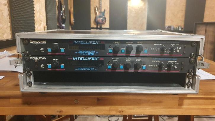 Flight-case Rocktron Intellifex + 3U, Musique & Instruments, Effets, Utilisé, Chorus, Delay ou Écho, Reverb, Volume, Multi-effet