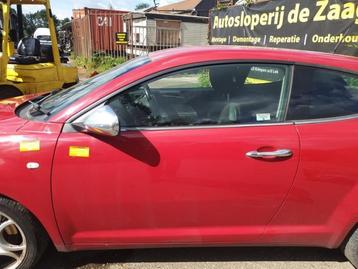 Portier 2Deurs links van een Alfa Romeo Mito (289/A) beschikbaar voor biedingen