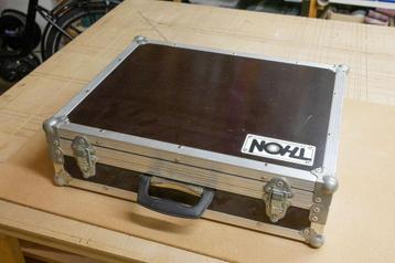 Verkoop Thon Flex Cut Universal Flightcase 1 beschikbaar voor biedingen