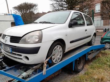 Renault clio 2 1.5 dci en pièce détachées an 2006