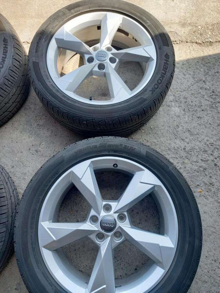 Audi Q3,  19 inch originele velgen met zomerbanden, Auto diversen, Wieldoppen, Ophalen