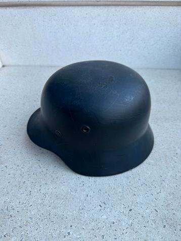 Wo2 Duitse helm met rivetten beschikbaar voor biedingen