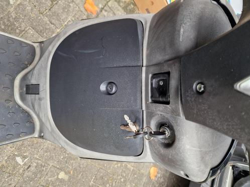 Scooter voor onderdelen ! ! Moet deze week weg, Fietsen en Brommers, Brommeronderdelen | Oldtimers, Gebruikt, Ophalen