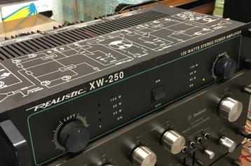 Power Ampli Realistic XW-250 beschikbaar voor biedingen