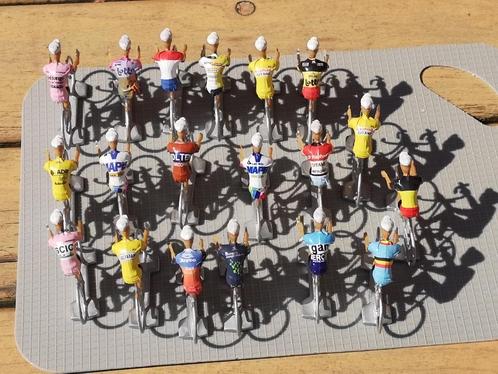 miniatuurwielrennertjes peloton van 50 stuks, Antiek en Kunst, Antiek | Speelgoed, Verzenden