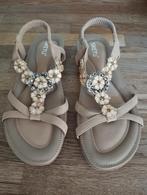 Sandalen dames maat 40 instappers zacht voetbed nieuw, Ophalen, Nieuw, Instappers, Beige