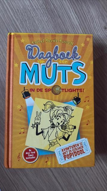 Rachel Renée Russell - In de spotlights! beschikbaar voor biedingen