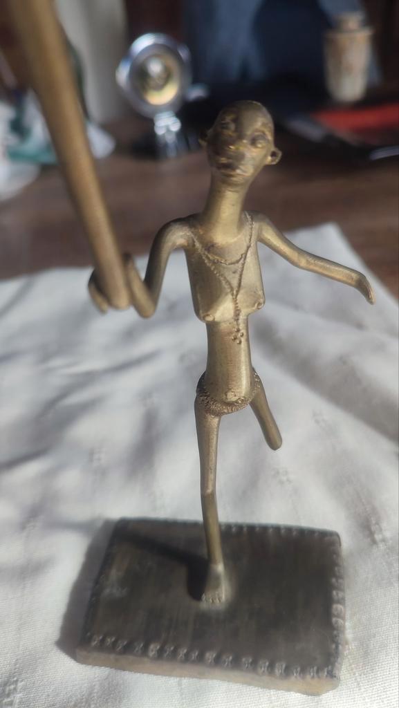 Balancer-beeldje. Afrika. Handgemaakt. Brons, Verzamelen, Beelden en Beeldjes, Gebruikt, Ophalen of Verzenden