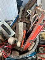 Diverse metsers gereedschap, Ophalen