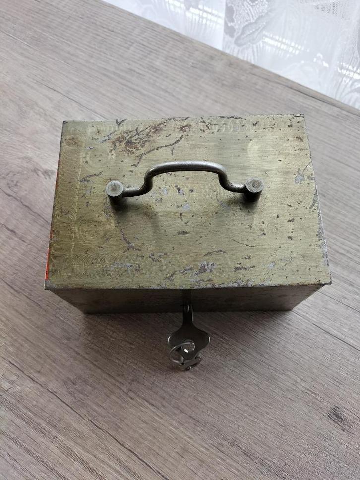 Coffre fort vintage Libor en métal état satisfaisant, Antiek en Kunst, Curiosa en Brocante, Ophalen