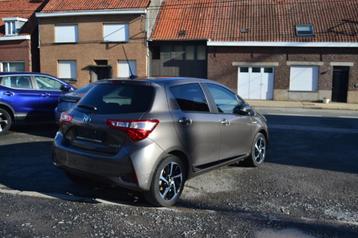 TOYOTA YARIS 1.5 HSD LOUNGE + WAARBORG beschikbaar voor biedingen