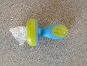 Nuby sabbelzakje + stamper voor babypapjes beschikbaar voor biedingen