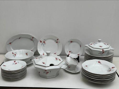 Dinerservies Victoria 249, Antiek en Kunst, Antiek | Servies compleet, Ophalen