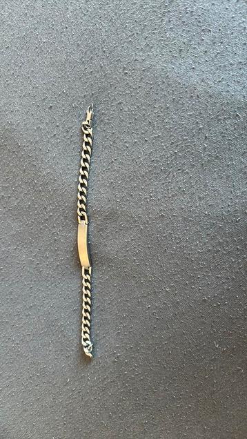 Armband beschikbaar voor biedingen