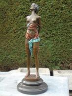 femme seins nue dominatrice bronze signé ZASH, Enlèvement ou Envoi, Bronze