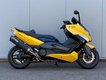 Yamaha TMAX 500 met Akrapovic uitlaat en slechts 8600km beschikbaar voor biedingen