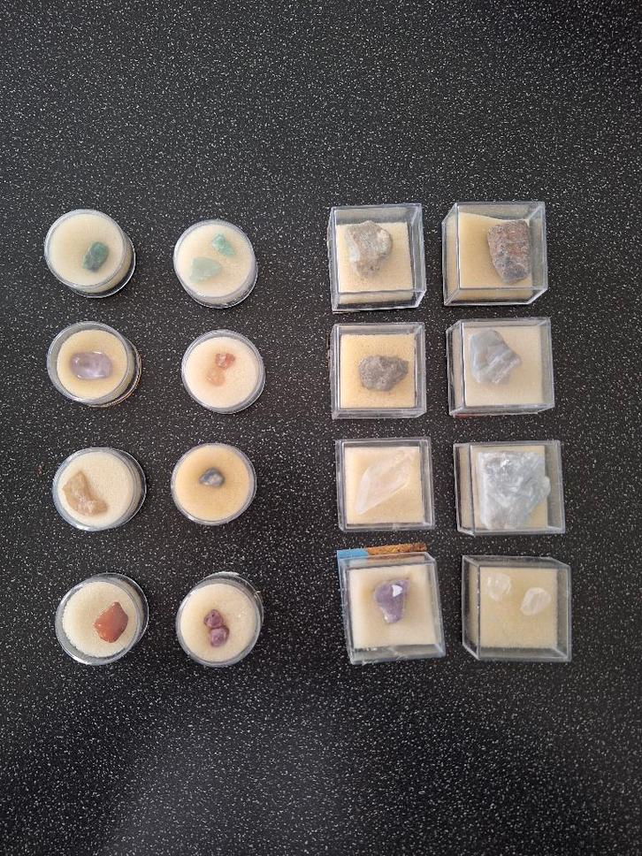 Verzameling van 16 edelstenen & mineralen in doosjes, Collections, Minéraux & Fossiles, Minéral, Enlèvement