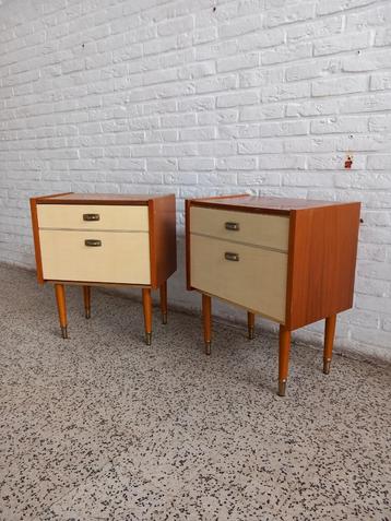 Set vintage nachtkastjes  beschikbaar voor biedingen